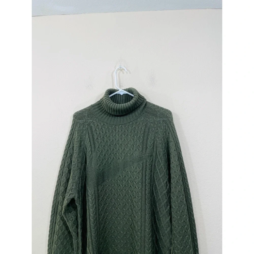 NWT Nike Cable‎ Knit Turtleneck Men's Small  Green Sweater FB7770 325 Swoosh NEW